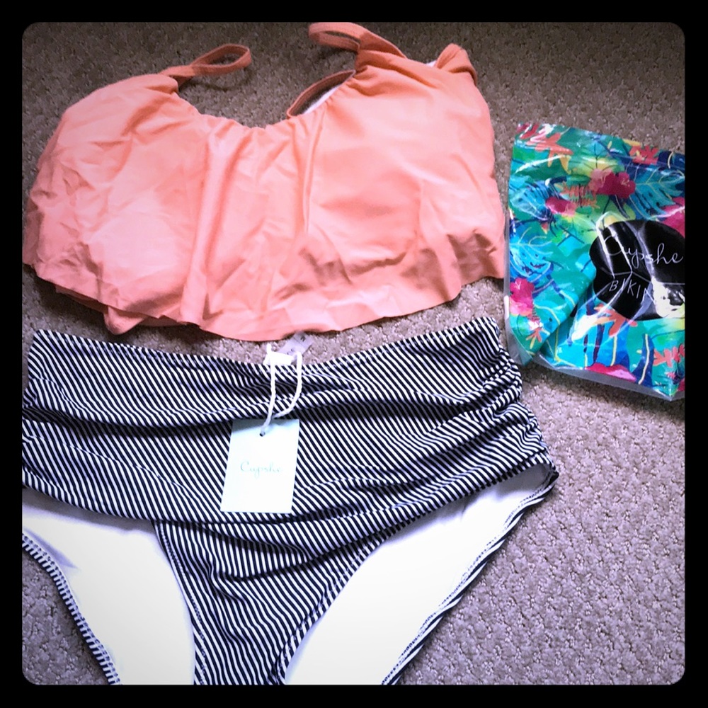 Cupshe high waisted bikini new with tags. Size M